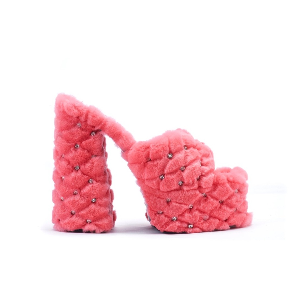 IAMJENNIFERLE New Pink Mink Quilted Mules 37